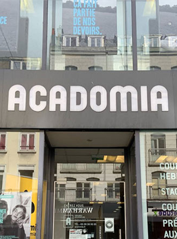 Devanture de l'agence Acadomia à Lille