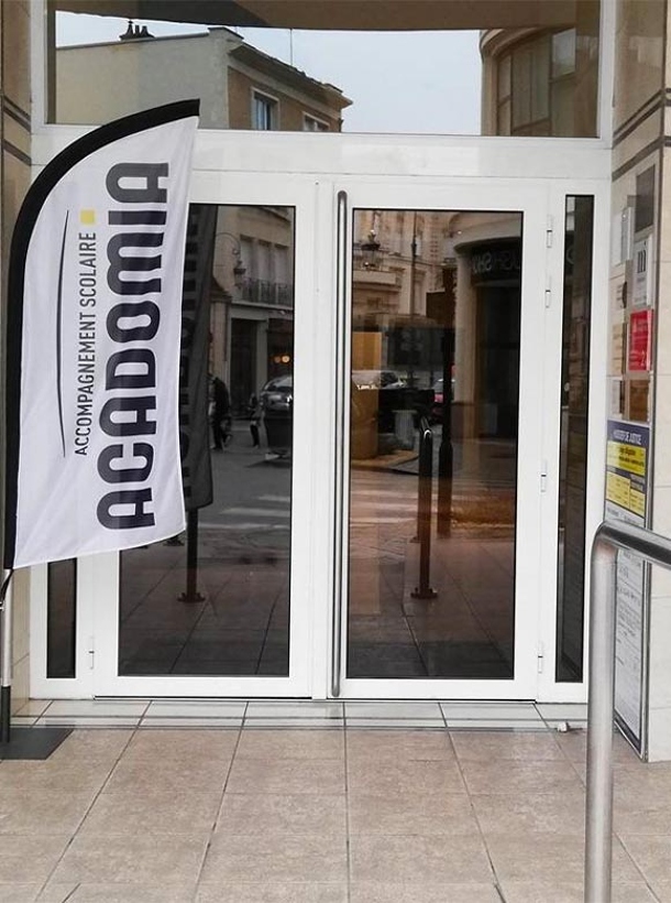 Devanture de l'agence Acadomia à Reims