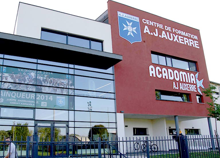 Centre de formation A.J. Auxerre partenaire d'Acadomia, bâtiment du centre